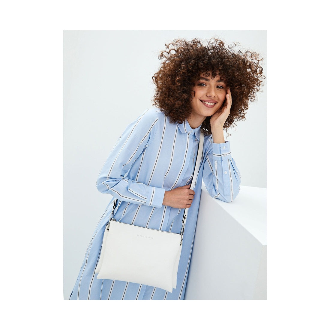 white casual crossbody