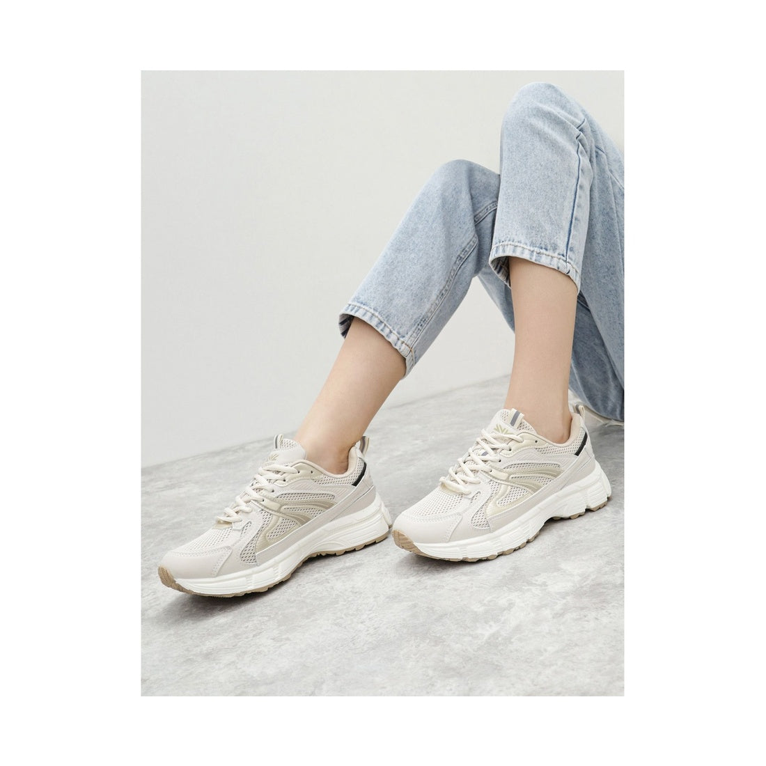 beige casual closed sneakers