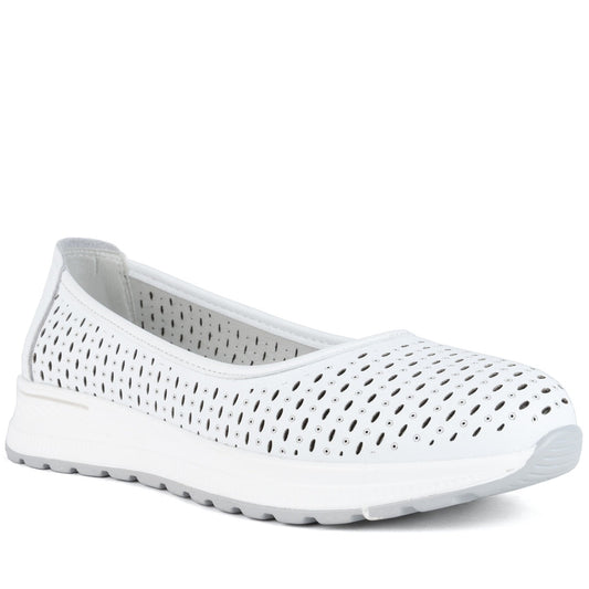 white casual closed ballerinas