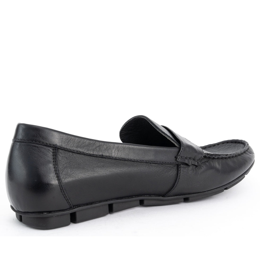 black casual closed mocasins