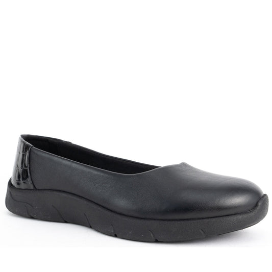 black casual closed ballerinas