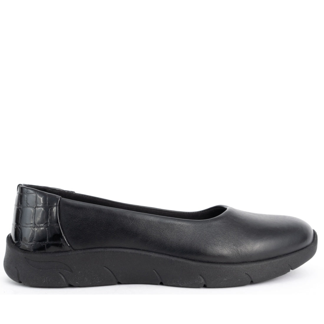 black casual closed ballerinas