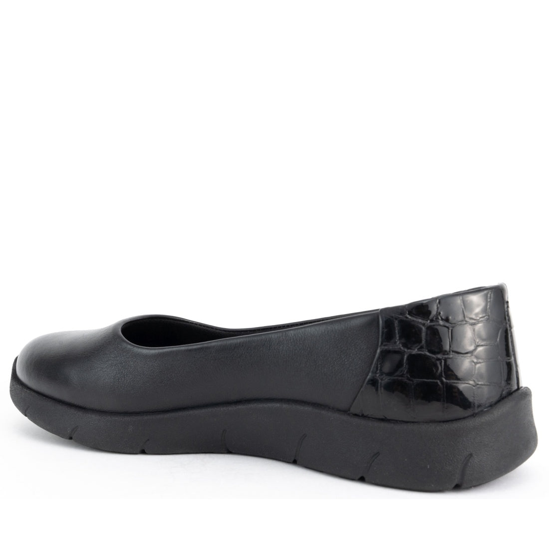 black casual closed ballerinas