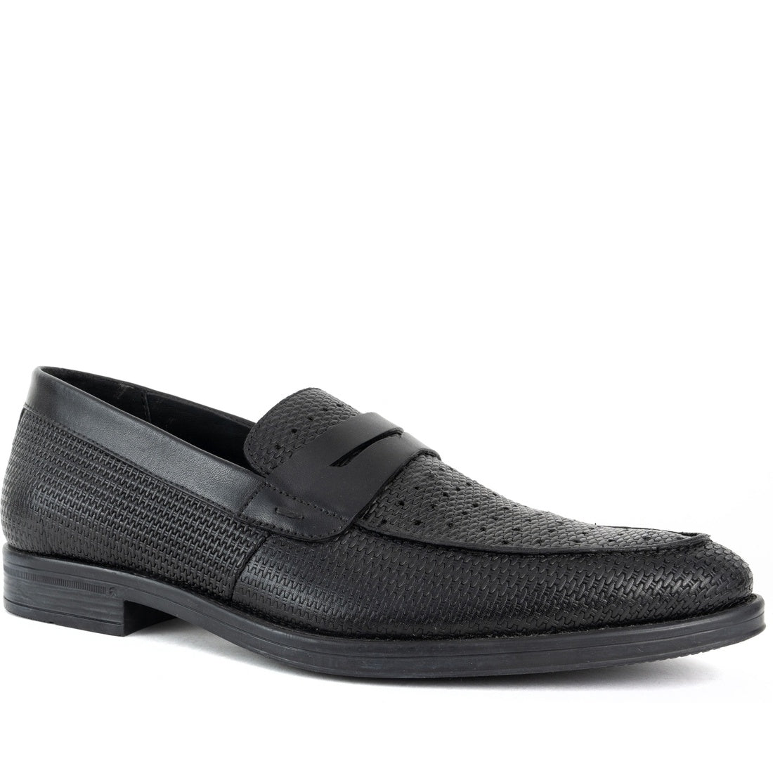 black classic closed mocasins