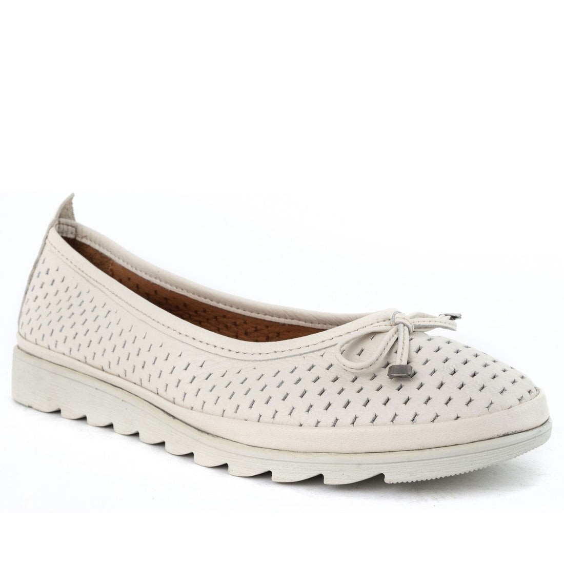 white casual ballerinas