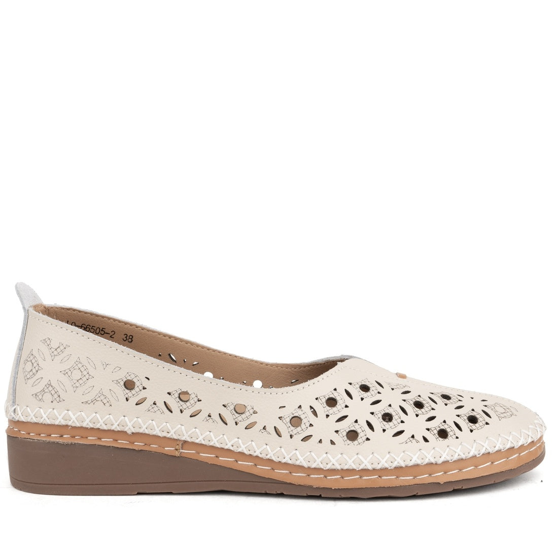 beige casual closed ballerinas