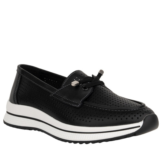 black casual closed mocassins