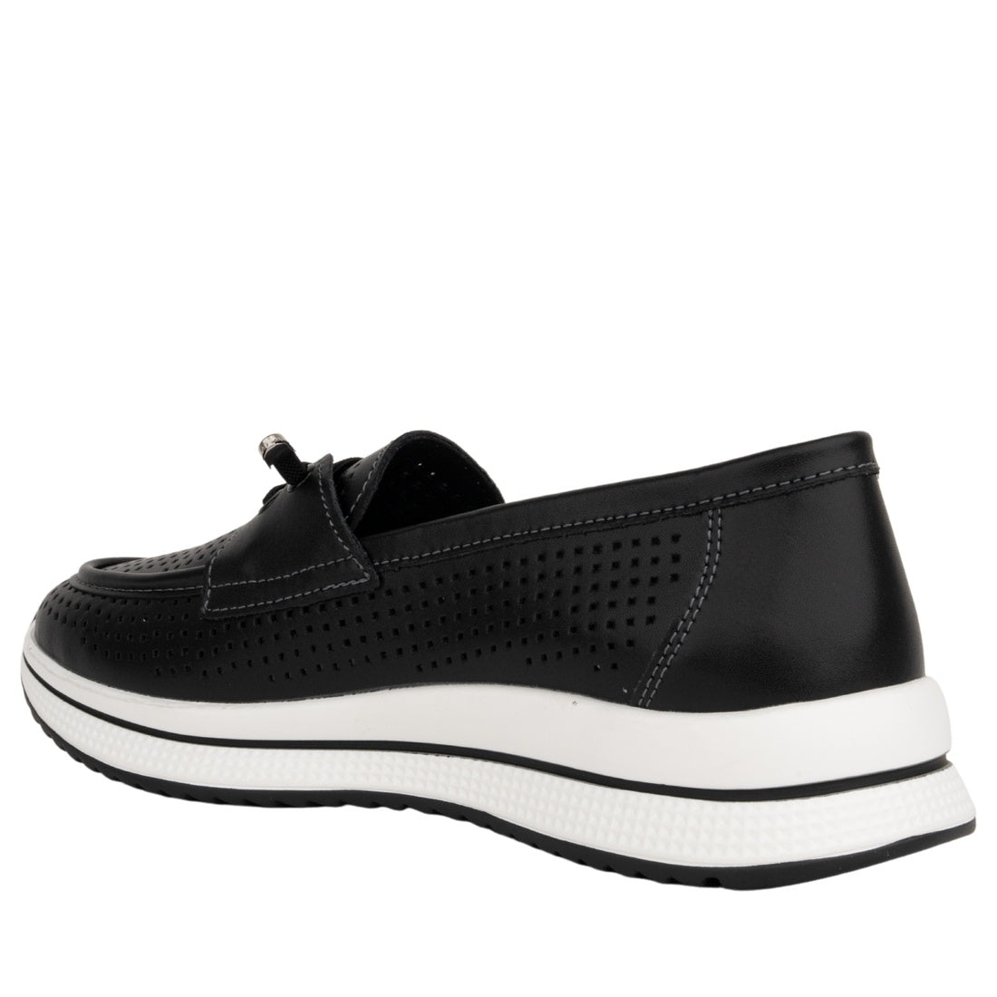 black casual closed mocassins