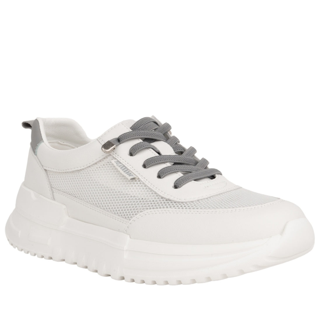 white casual closed sneakers