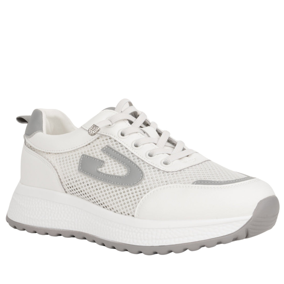 white casual closed sneakers