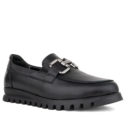 black casual closed loafers