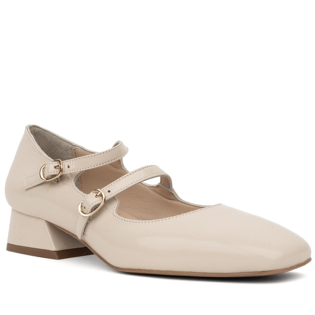 beige classic closed pumps