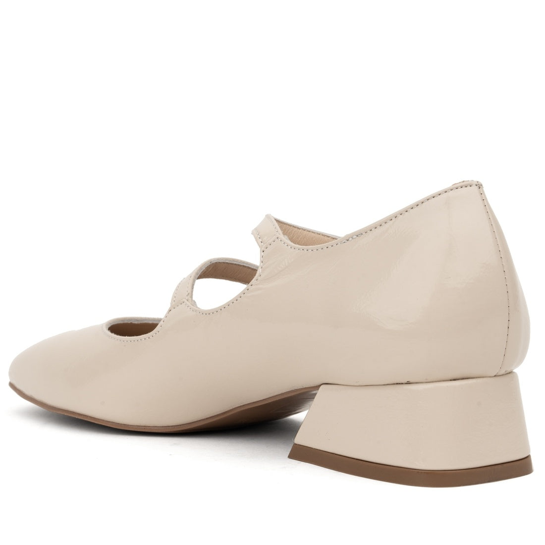 beige classic closed pumps