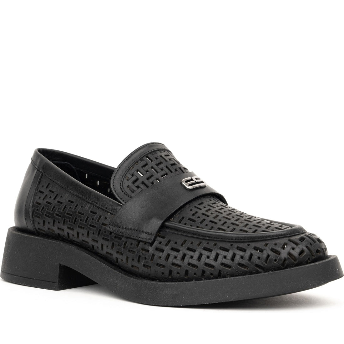 black casual closed loafers