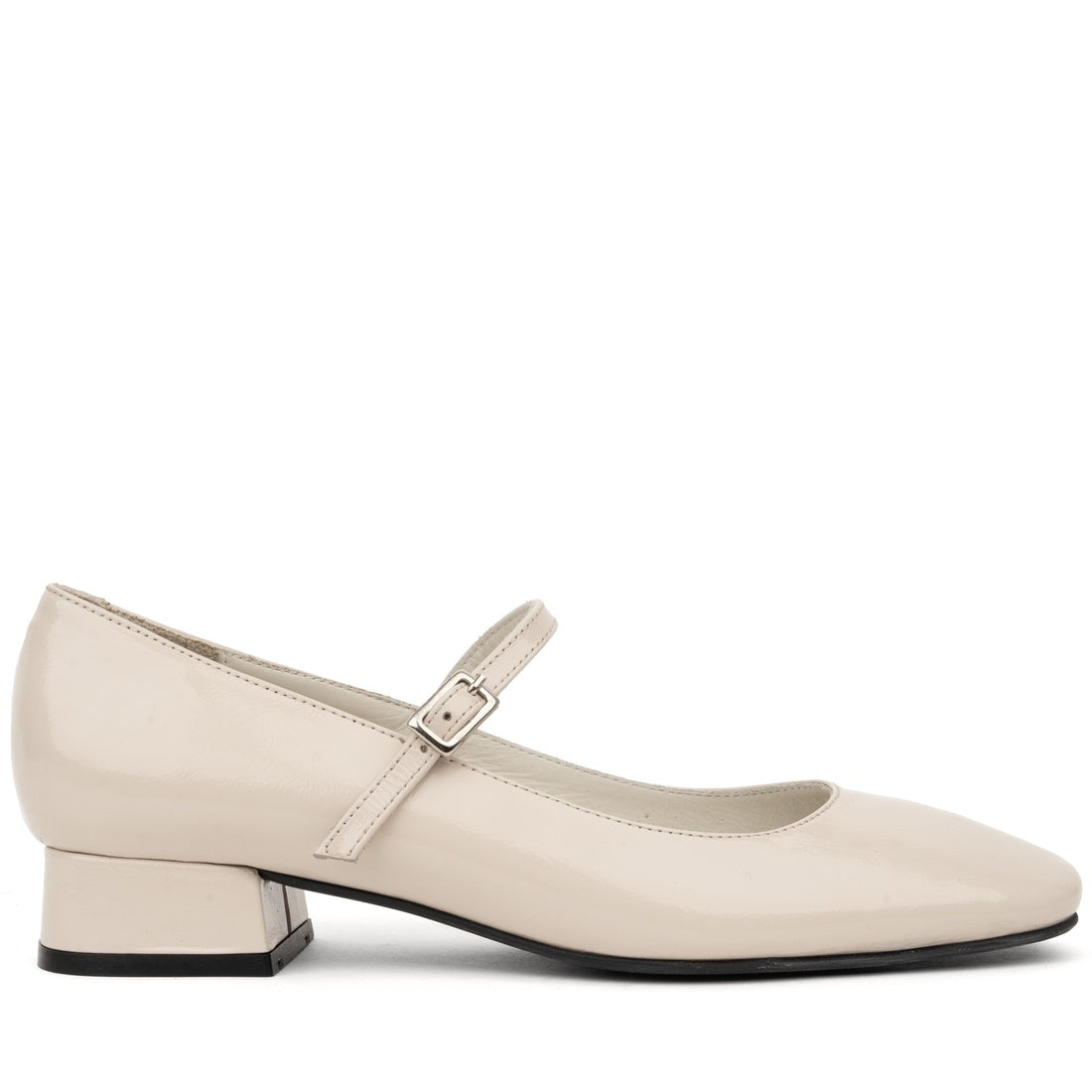 beige classic closed pumps