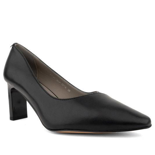 black elegant closed pumps