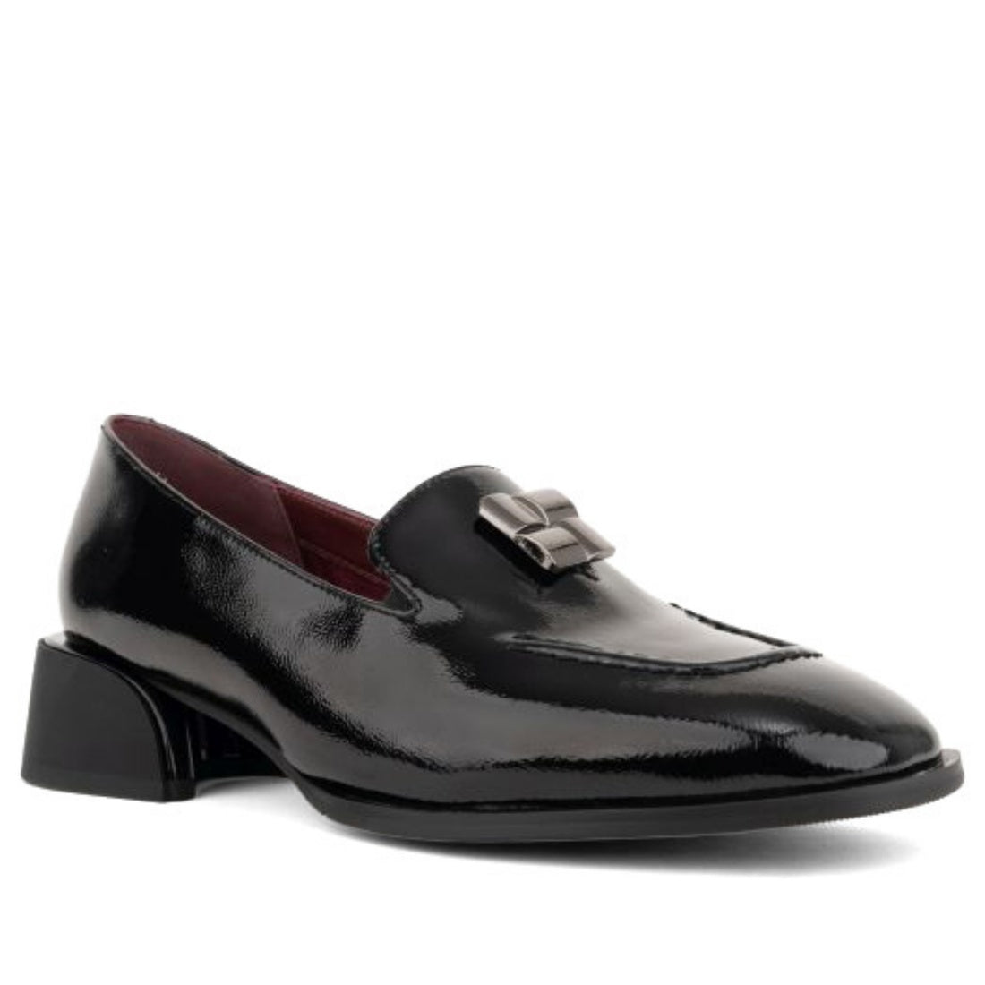 black casual closed loafers