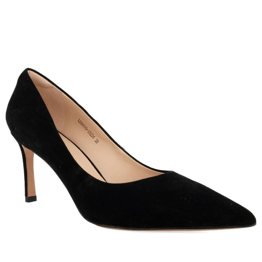 black casual closed pumps