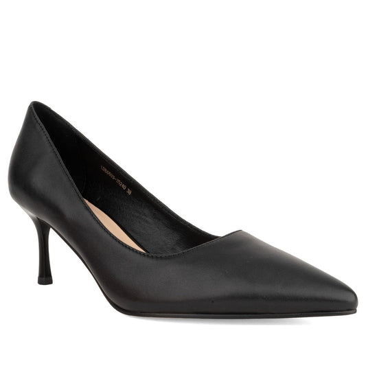 black casual closed pumps