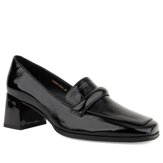 black casual closed pumps