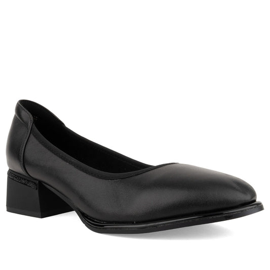 black casual closed pumps