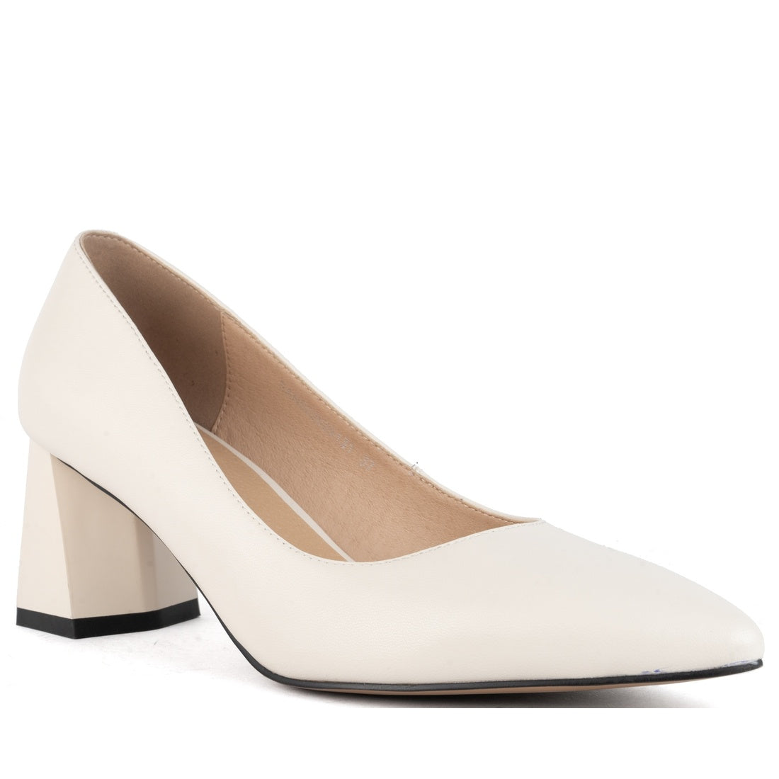 beige elegant closed pumps