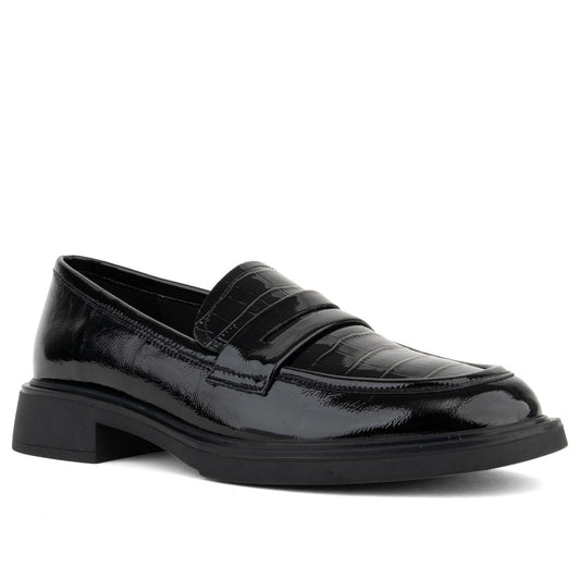black classic closed loafers
