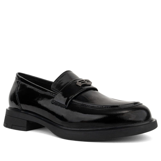 black classic closed loafers