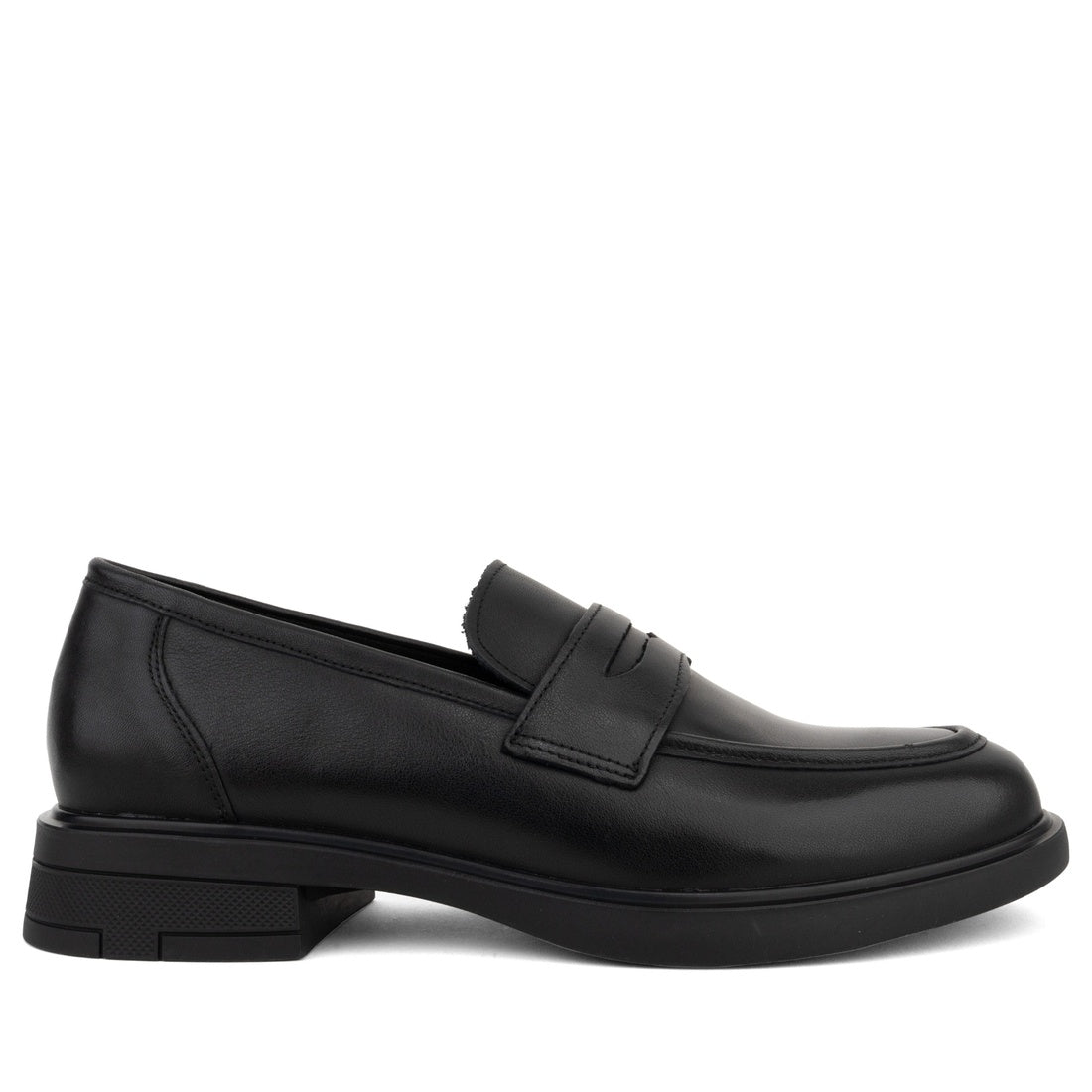 black classic closed loafers