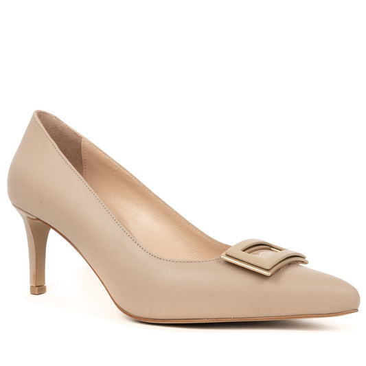 beige classic closed pumps