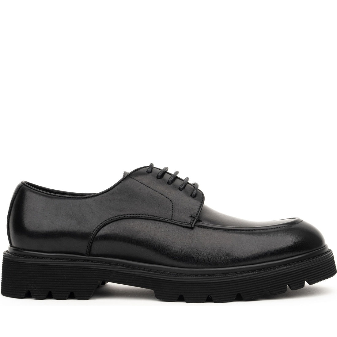 black casual closed formal