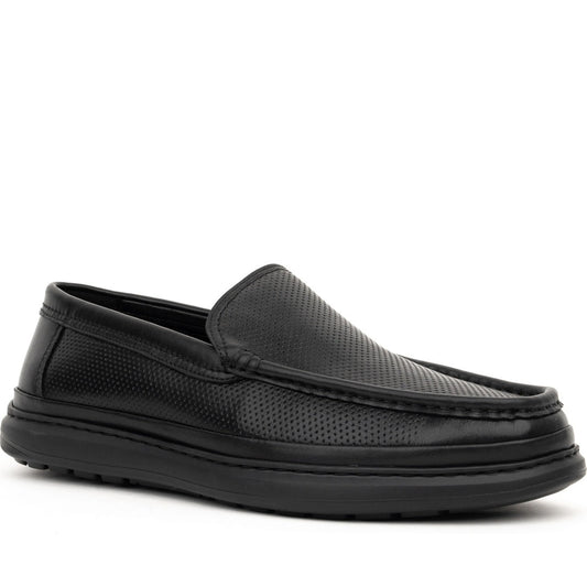 black casual closed mocasins