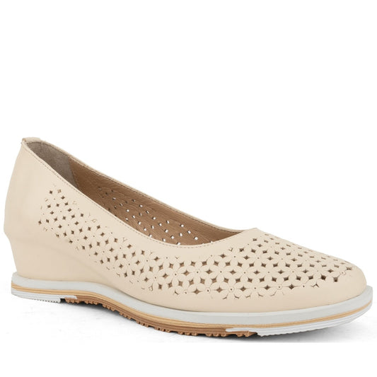 beige casual closed ballerinas