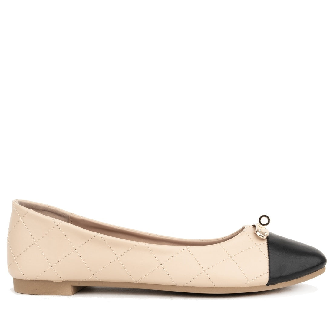 beige elegant closed ballerinas