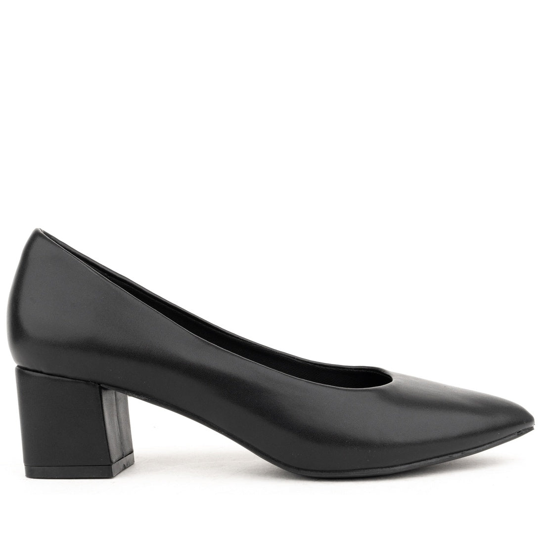 black elegant closed formal pumps