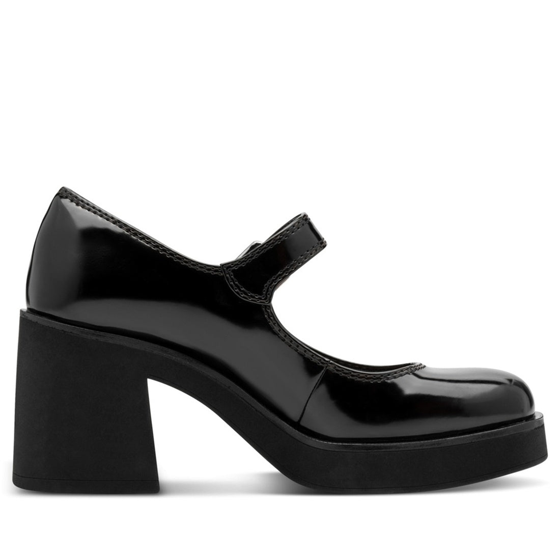 black elegant closed pumps