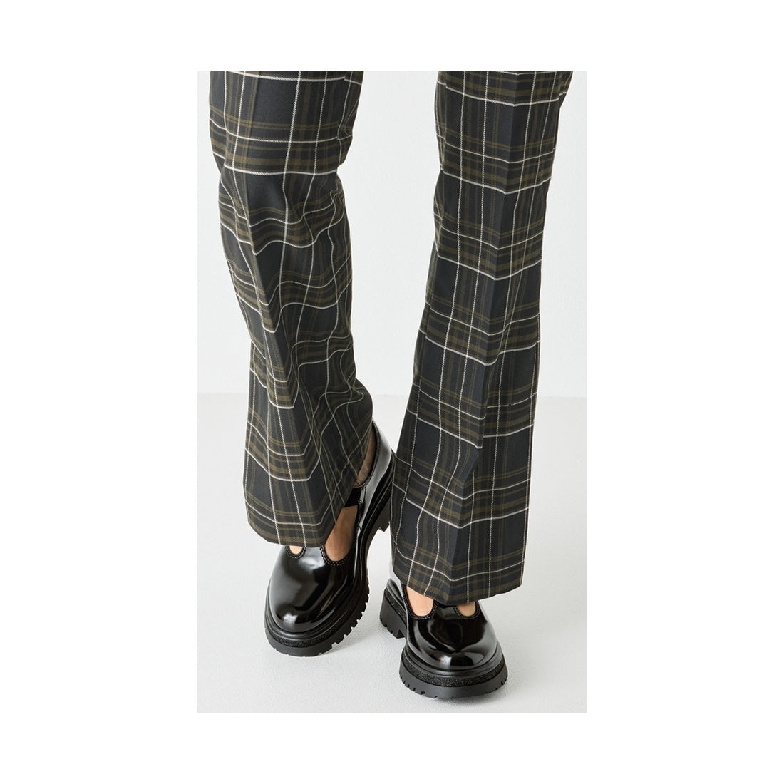 black casual closed formal