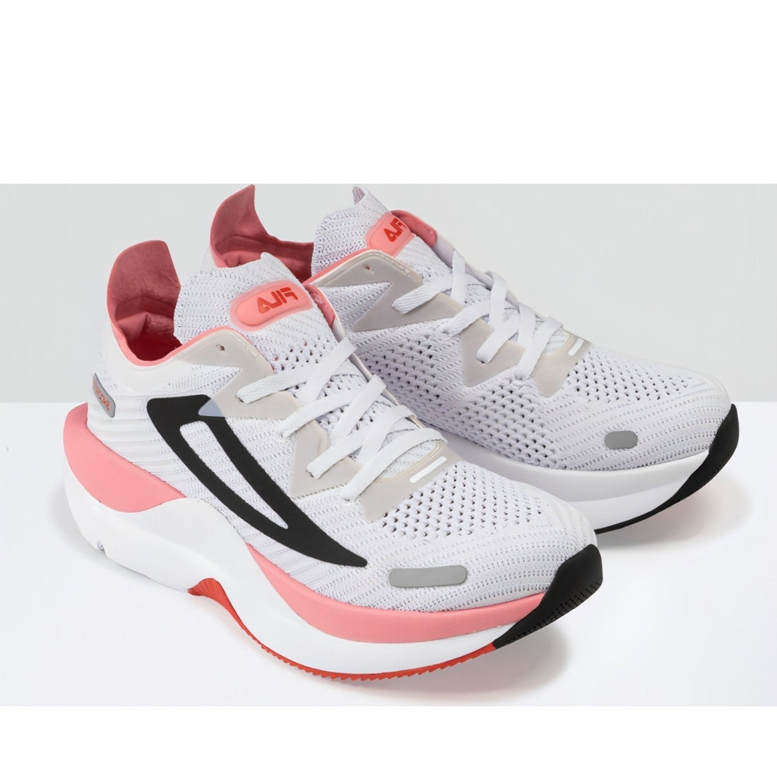 FILA womens white pink shocket run | Vilbury London